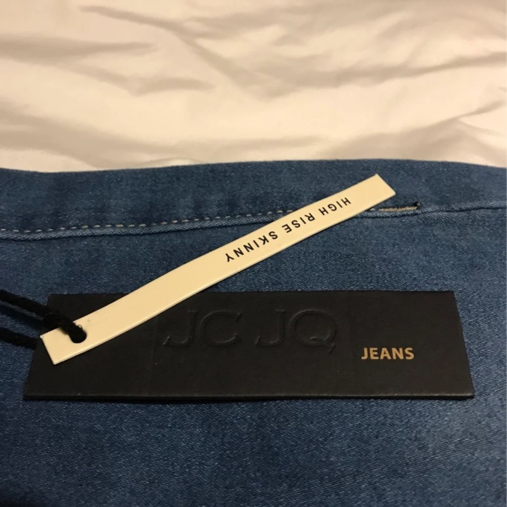 NEW Curvy denim jeans - Picture 7 of 8